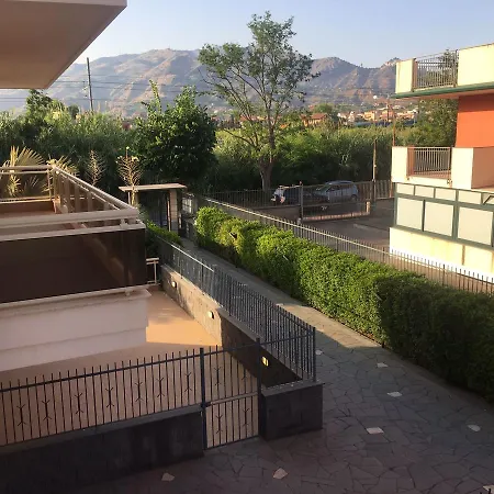 Thea Nyaraló Giardini Naxos